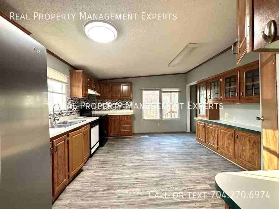 5268 Montana Cir Nw - Photo 5 of 19