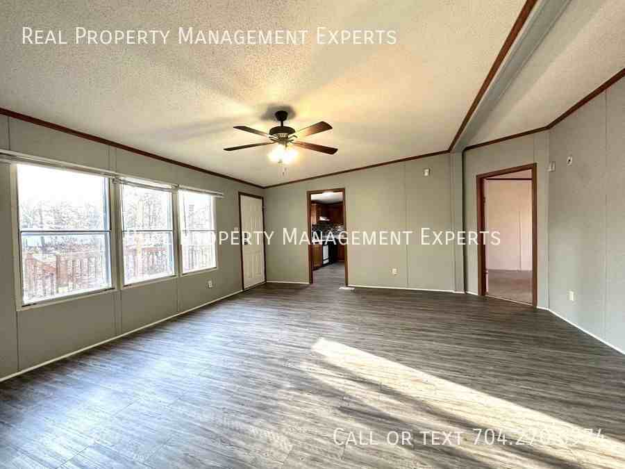 5268 Montana Cir Nw - Photo 7 of 19