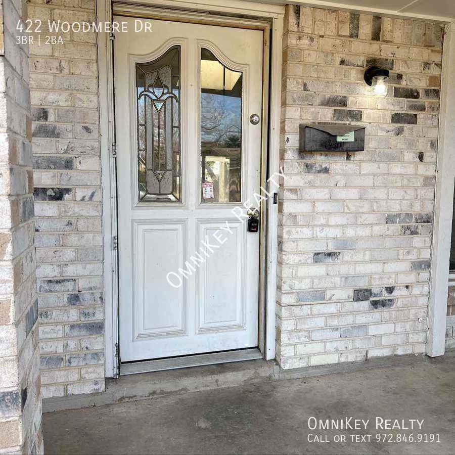 422 Woodmere Dr - Photo 2 of 18