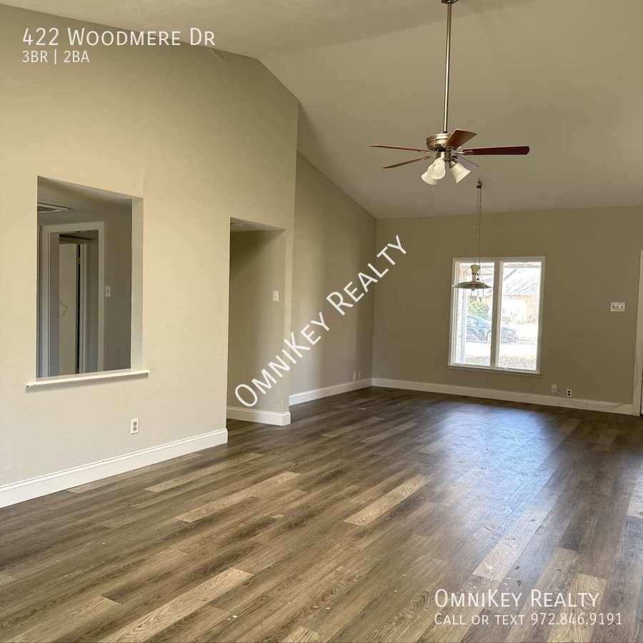 422 Woodmere Dr - Photo 3 of 18