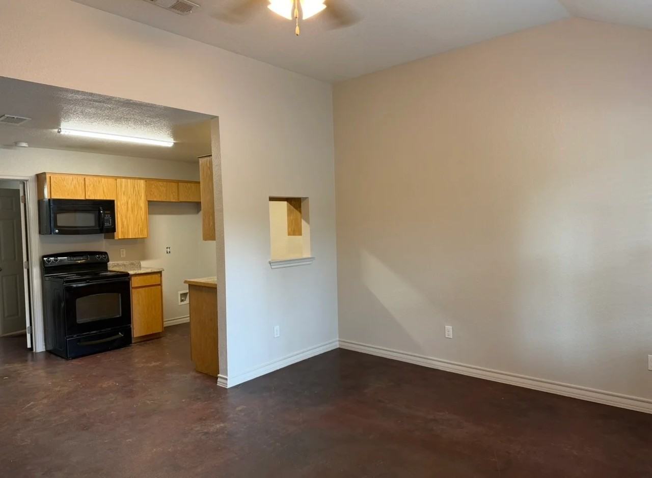 3312 N 25th St #A - Photo 4 of 15