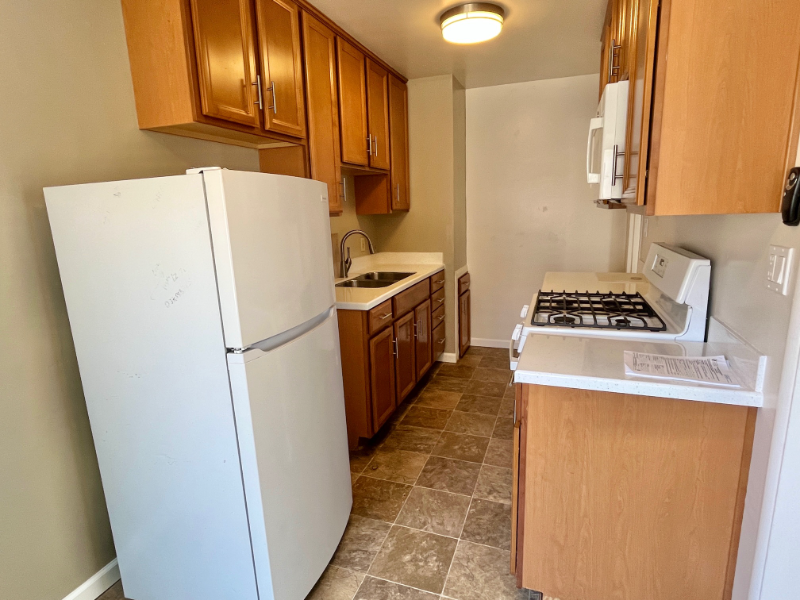 1570 Hornblend St - Photo 4 of 13