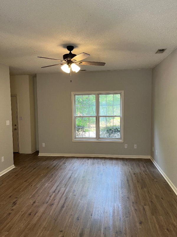 21032 N Main St - Photo 3 of 15