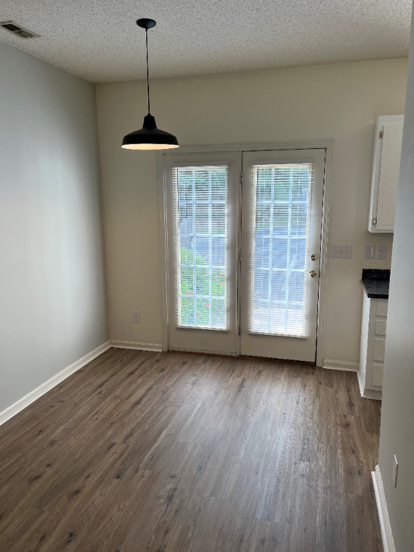 21032 N Main St - Photo 4 of 15