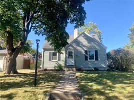 featured image of 3016 Kentucky Ave S