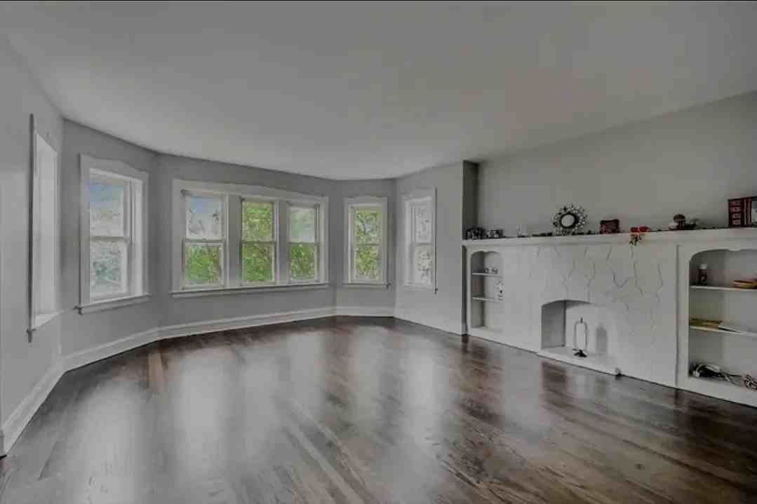 8113 S Drexel Ave #3 - Photo 2 of 4