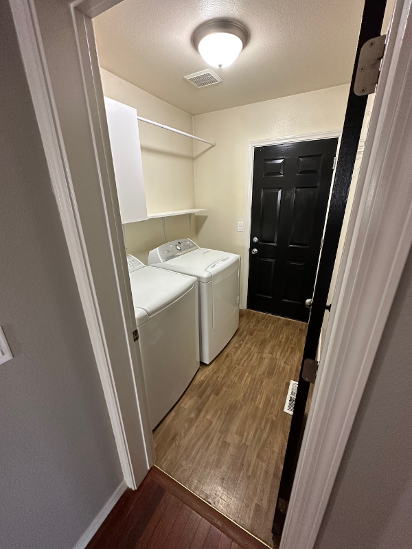 1665 Peregrine Dr - Photo 4 of 25