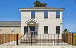featured image of 2421 S Roman St