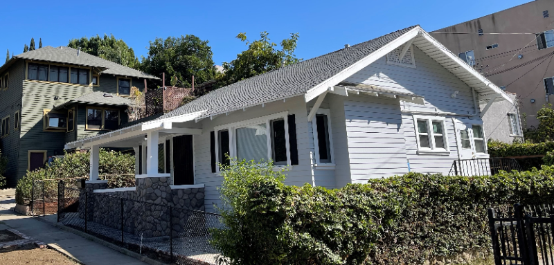 2510 Elsinore St - Photo 2 of 20