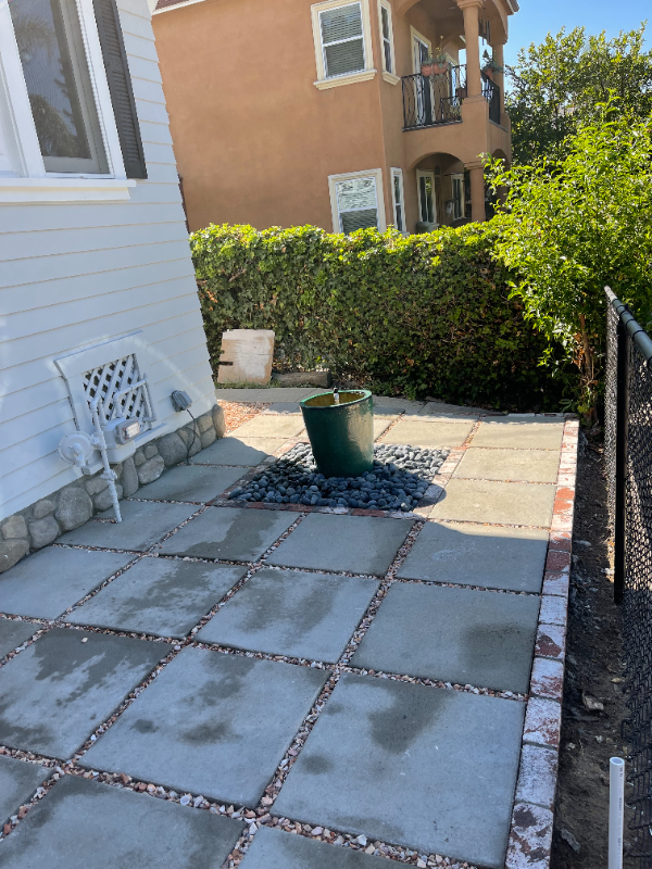 2510 Elsinore St - Photo 3 of 20