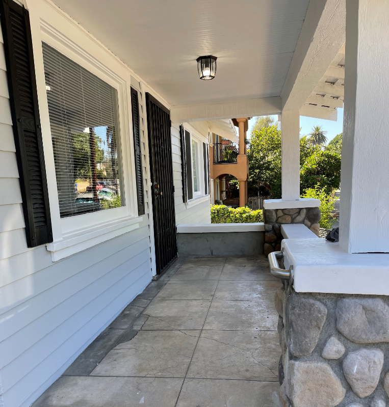 2510 Elsinore St - Photo 4 of 20