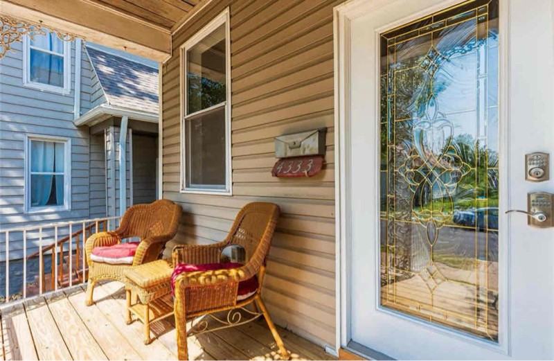 4333 Juniata St - Photo 2 of 32