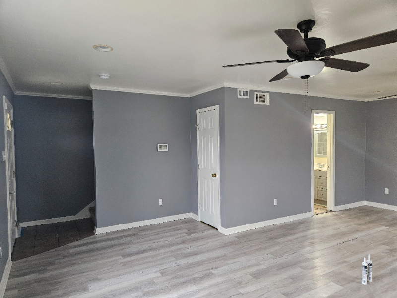 1903 Rosary Dr - Photo 4 of 10