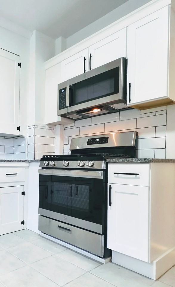 726 Chenango St #2S - Photo 3 of 15