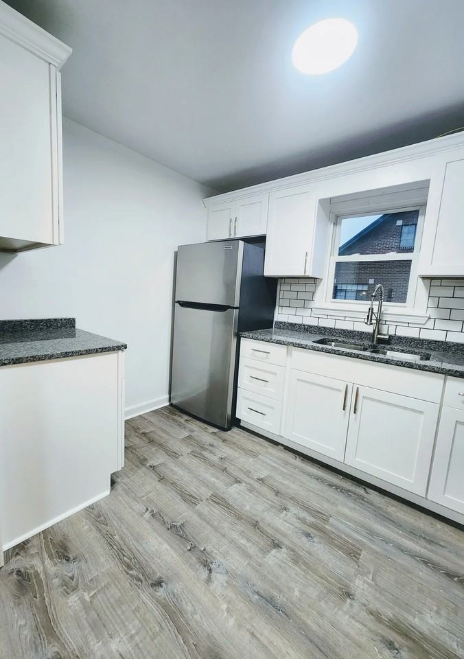 726 Chenango St #2S - Photo 4 of 15