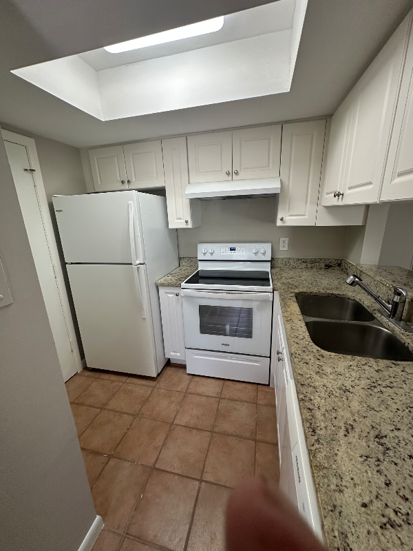 5848 Queen Elizabeth Way #2 - Photo 7 of 19