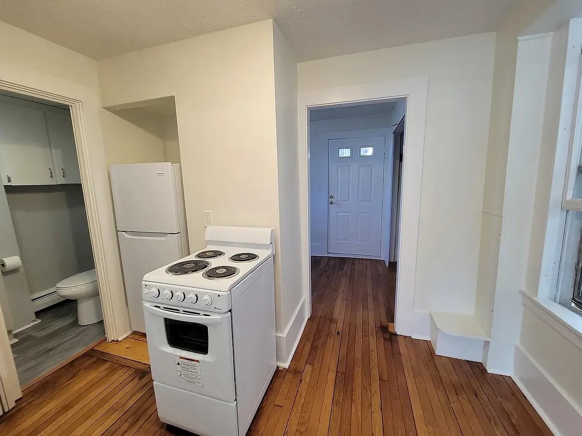 59 Washington St #1 - Photo 4 of 4