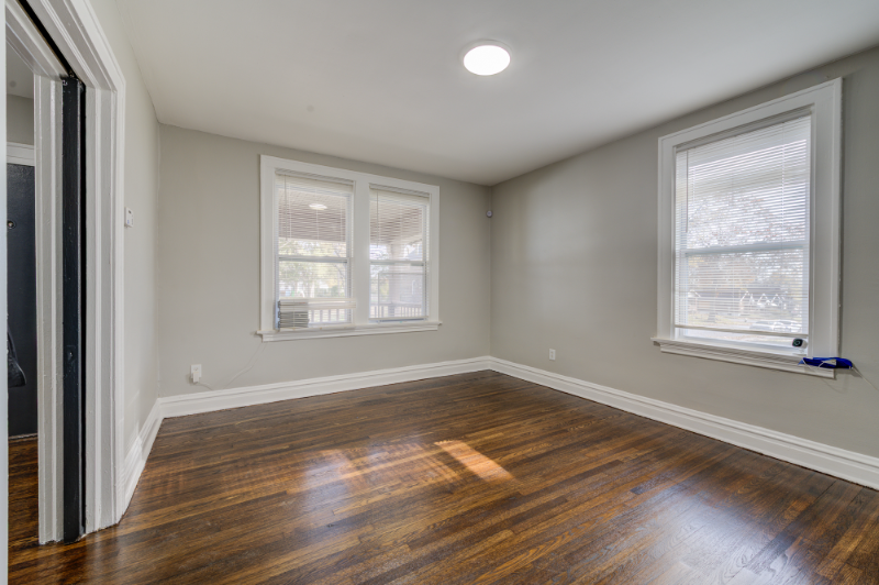 6024 Lucille Ave - Photo 4 of 12