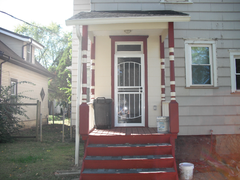 1586 Genessee Ave - Photo 2 of 24