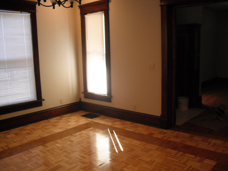 1586 Genessee Ave - Photo 4 of 24