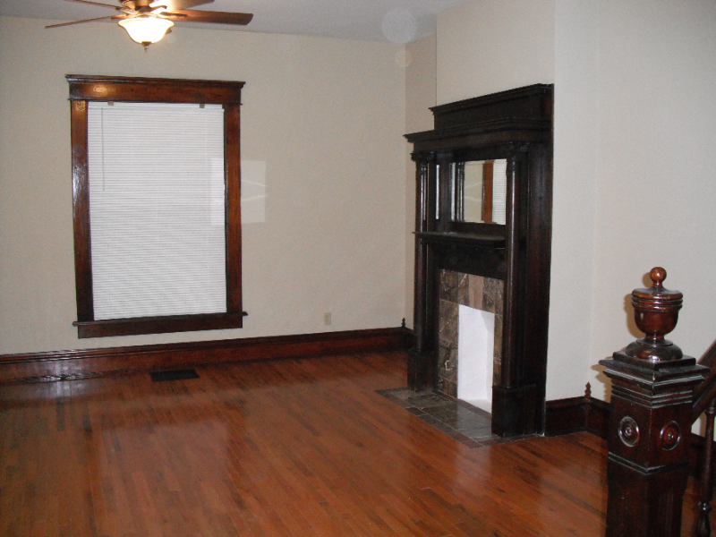 1586 Genessee Ave - Photo 6 of 24