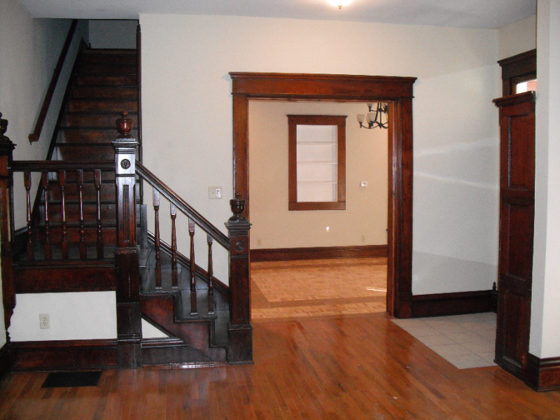 1586 Genessee Ave - Photo 7 of 24