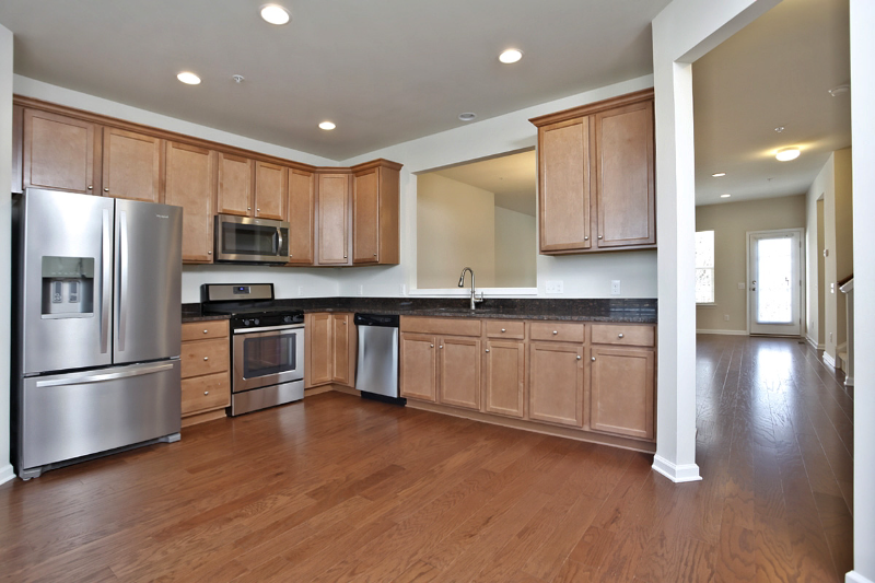 1720 Beacon Ln - Photo 5 of 20