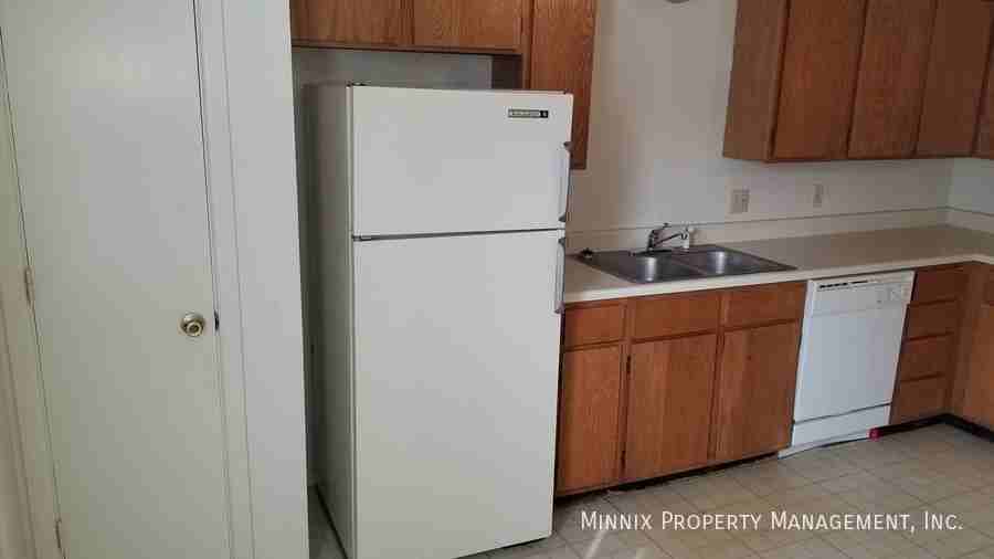 2119 S Loop 289 #B - Photo 6 of 12