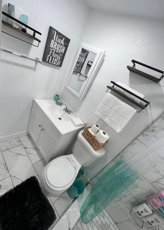 3027 W Cordelia St - Photo 4 of 12