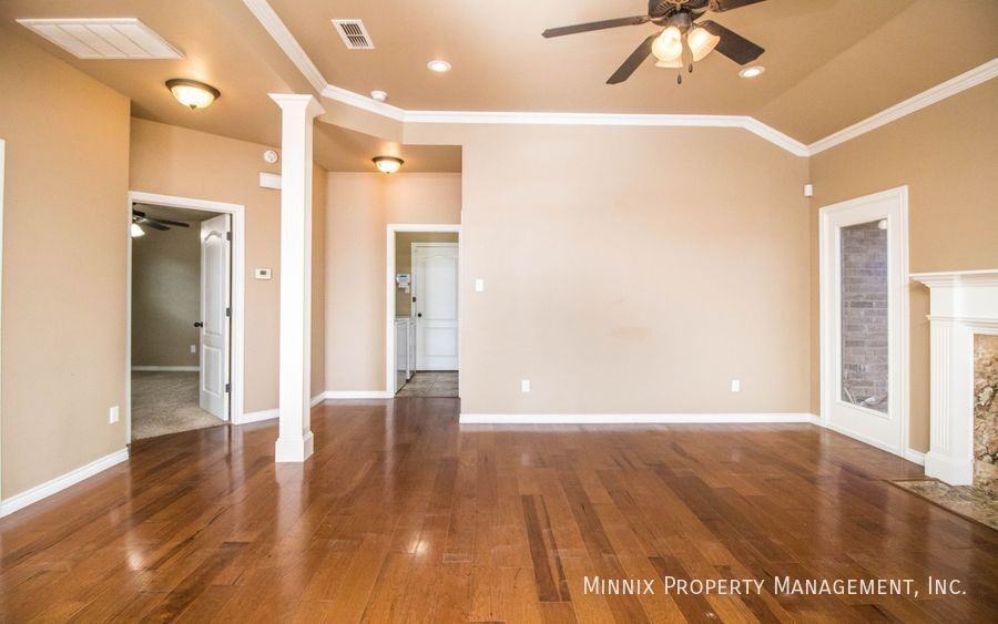 5826 104th St - Photo 3 of 32