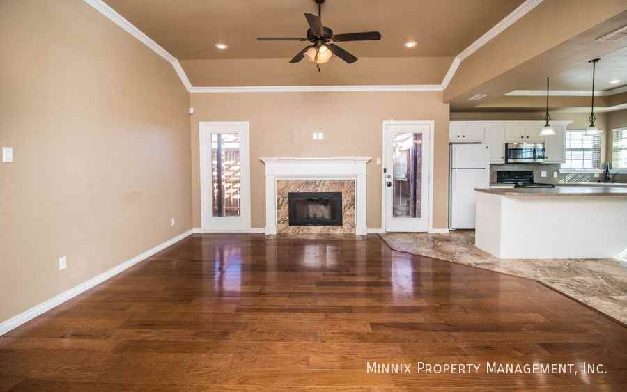 5826 104th St - Photo 4 of 32