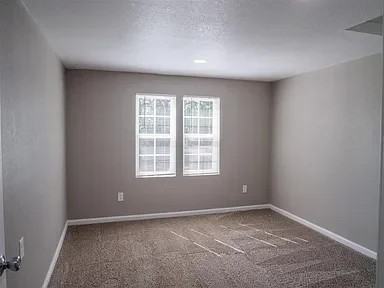 1206 Nw Baldwin Ave - Photo 5 of 12