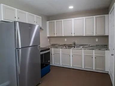 1206 Nw Baldwin Ave - Photo 7 of 12