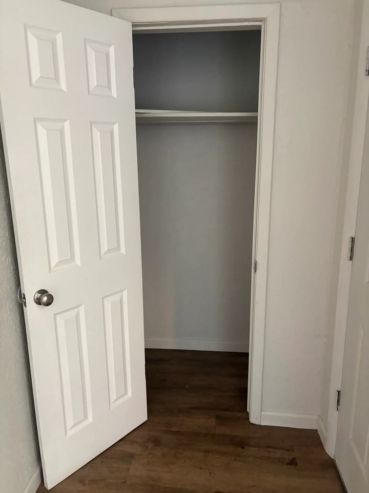 1707 Nw Lindy Ave #A - Photo 4 of 6