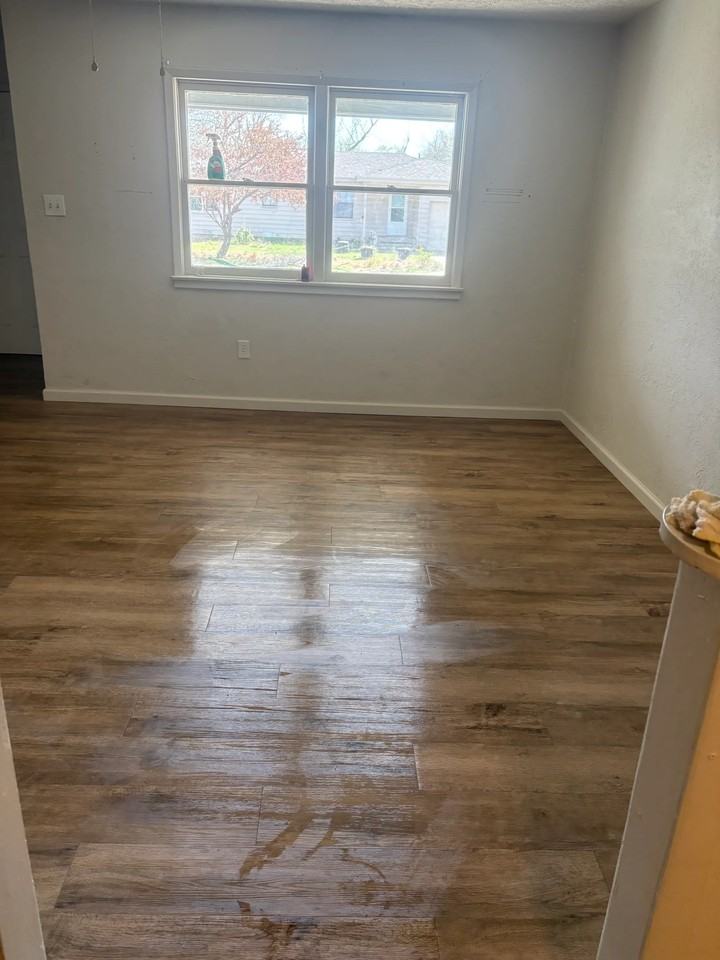 1707 Nw Lindy Ave #A - Photo 5 of 6