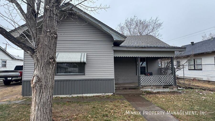 802 S Kentucky St - Photo 2 of 23