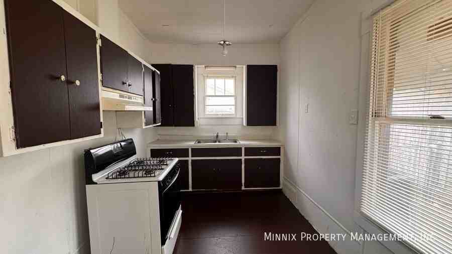 802 S Kentucky St - Photo 6 of 23