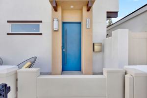 featured image of 2352 E Poppy St