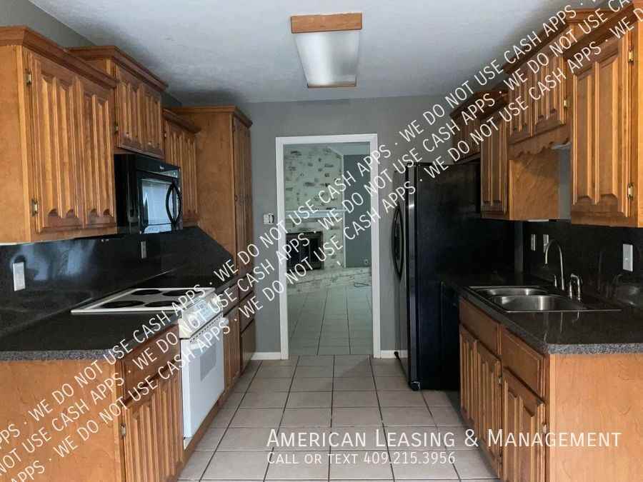 8205 Heartfield Ln - Photo 5 of 15