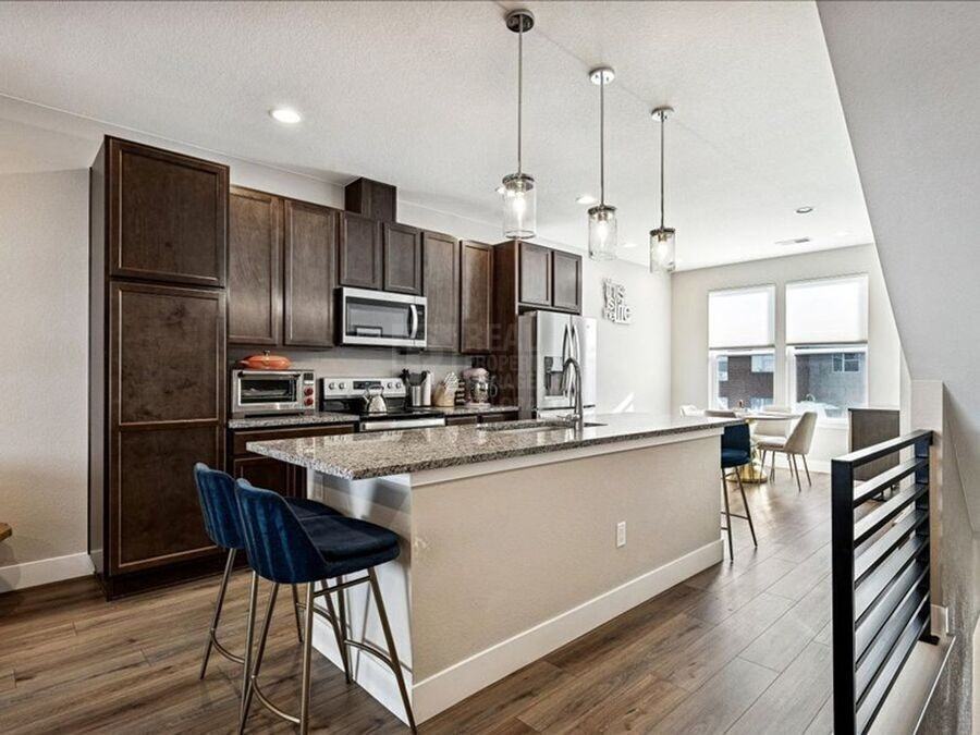 3073 W Bates Ave - Photo 5 of 27