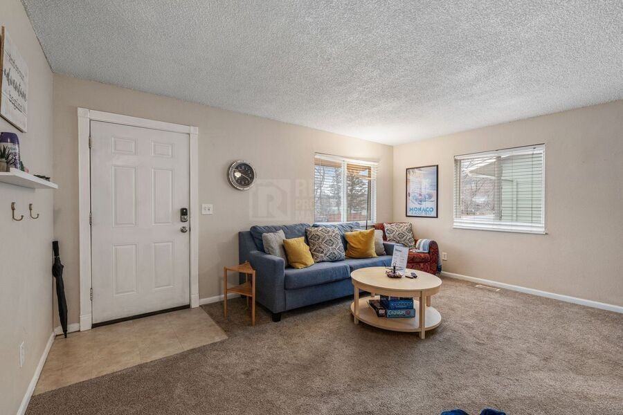 1326 Westend Ave - Photo 6 of 11