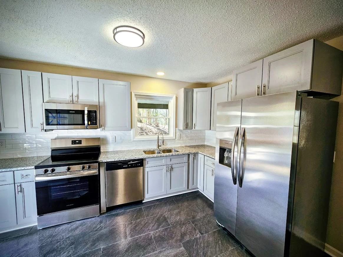 2707 Little River Dr - Photo 5 of 21