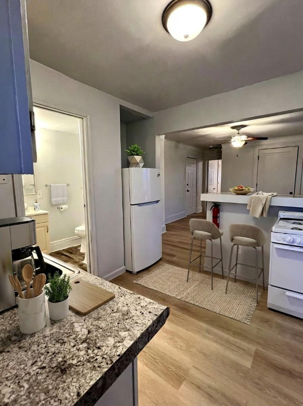 1312 Hanford Ave #6 - Photo 3 of 6