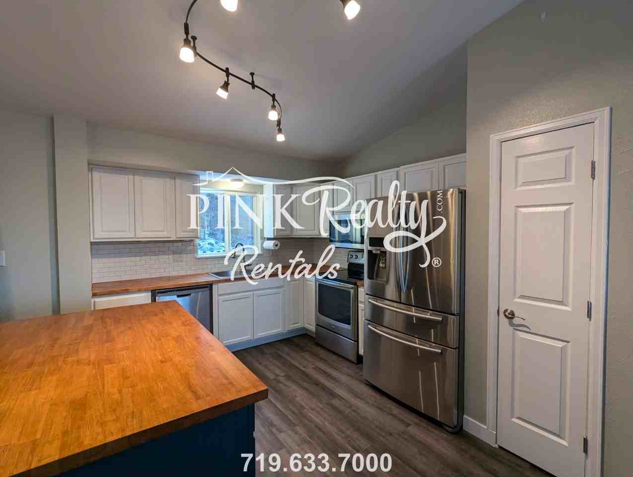 6541 Charter Dr - Photo 7 of 35