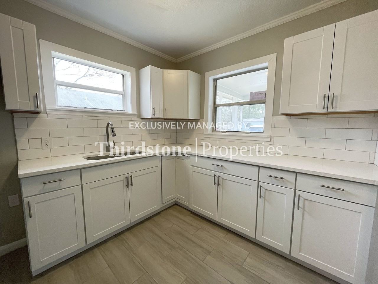 2939 W 11th St - Photo 6 of 18