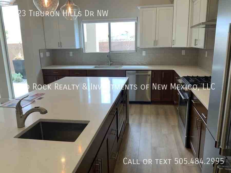 7923 Tiburon Hills Dr Nw - Photo 7 of 37