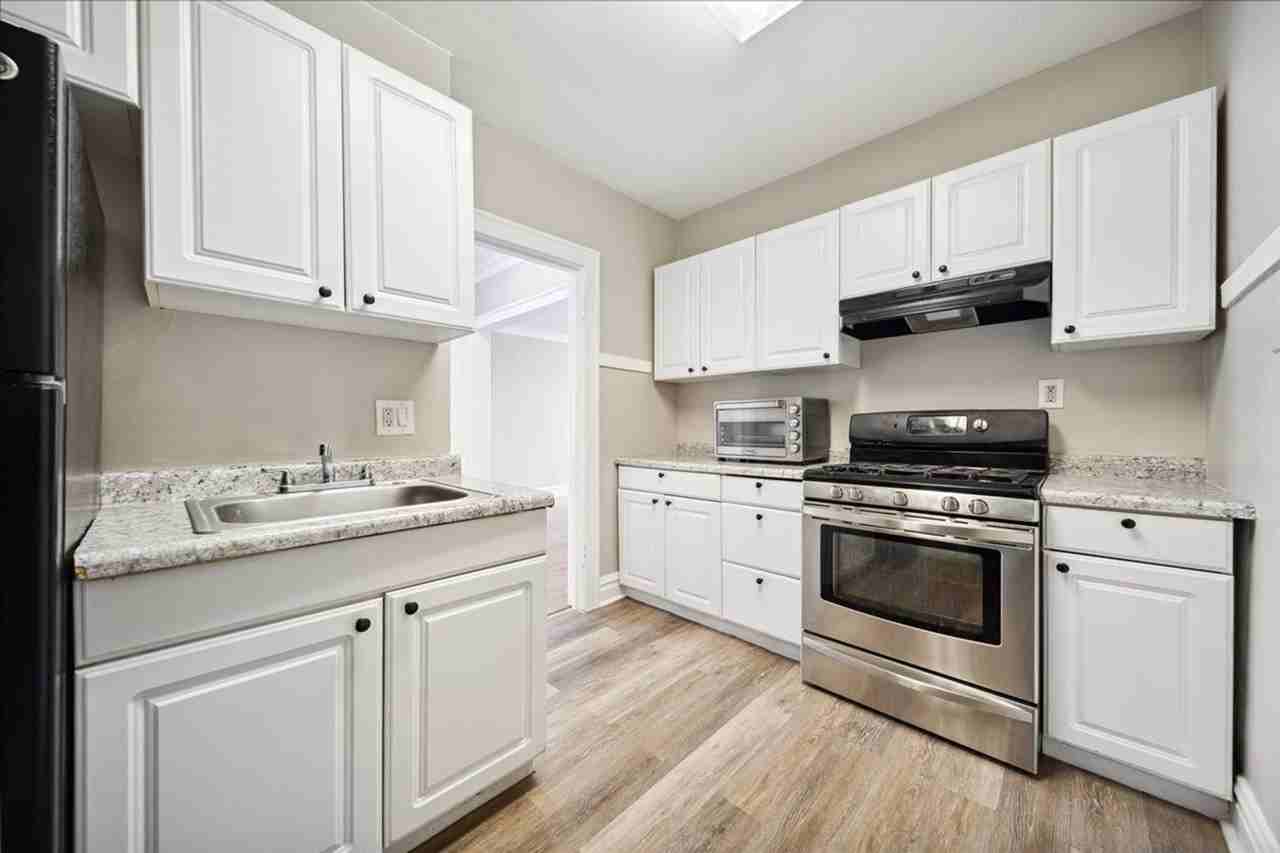 1900 S 51st Ave - 1902 S 51st - #1 - Photo 5 of 8