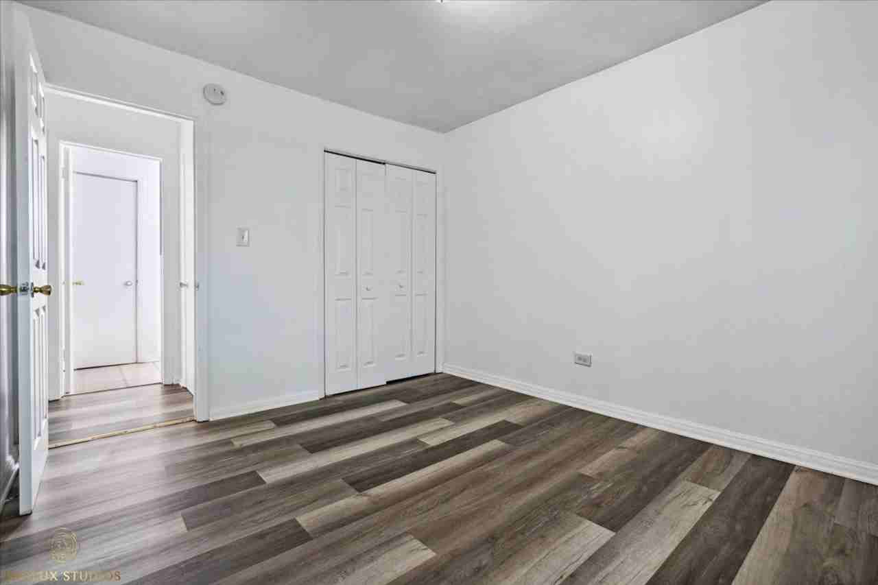 1204 S 49th Ct #5 - Photo 5 of 12