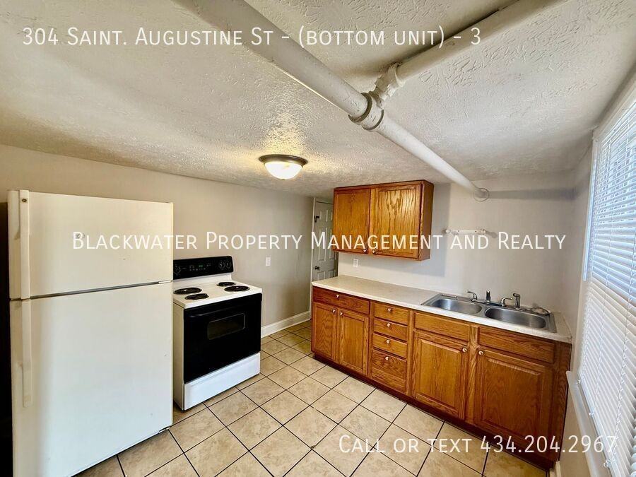304 Saint Augustine St #3 - Photo 5 of 7