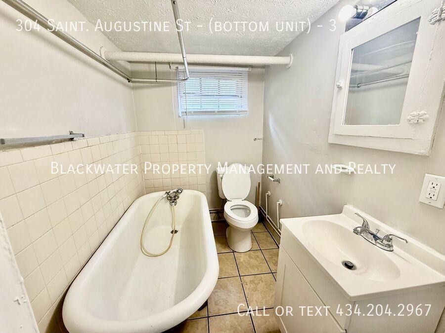 304 Saint Augustine St #3 - Photo 6 of 7